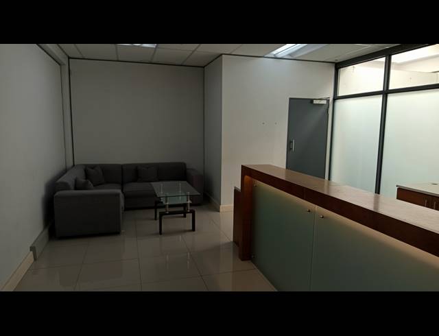 220M² OFFICE TO LET IN NDABENI